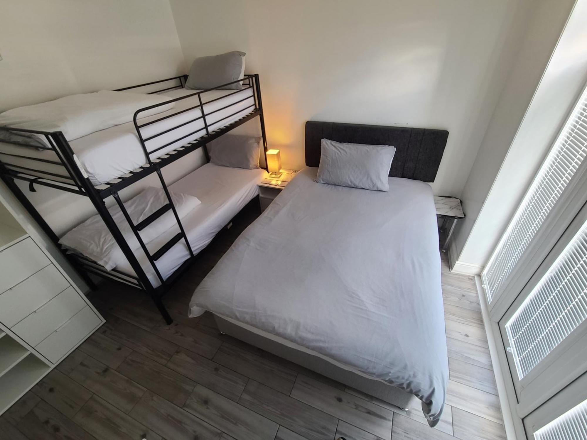 Gatwick Rooms-Travel Service-Airport Parking Ifield Exteriér fotografie
