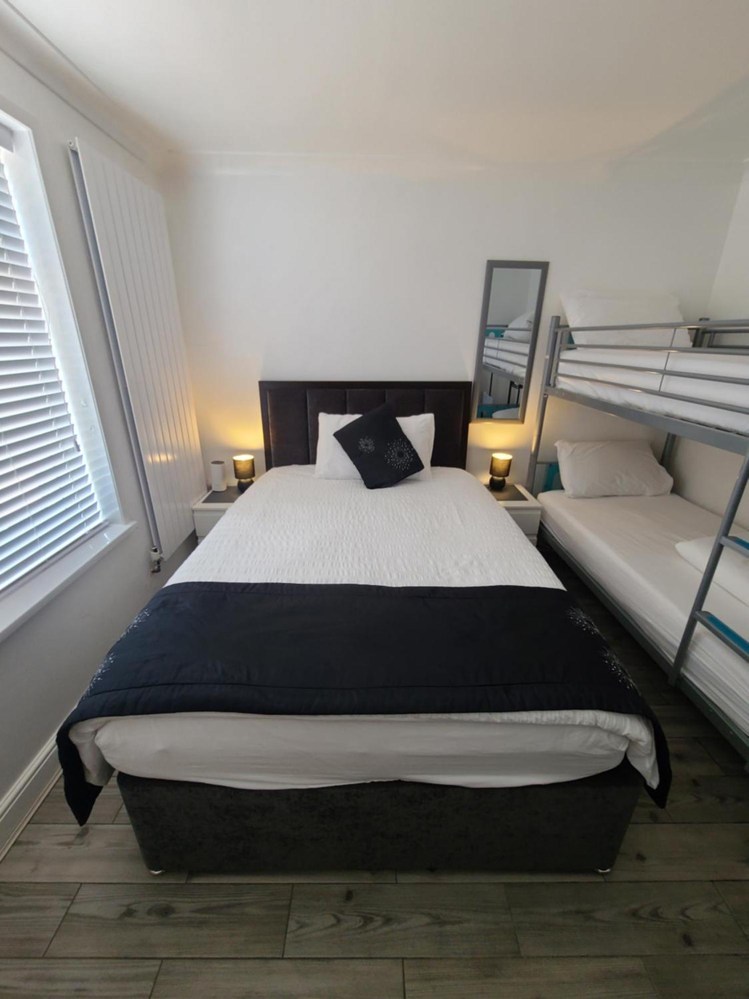 Gatwick Rooms-Travel Service-Airport Parking Ifield Exteriér fotografie