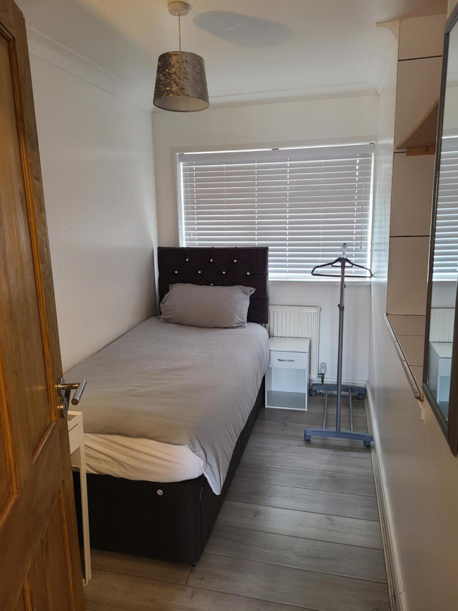 Gatwick Rooms-Travel Service-Airport Parking Ifield Exteriér fotografie